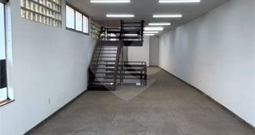 Prédio inteiro para locação em Vila Joana - SP