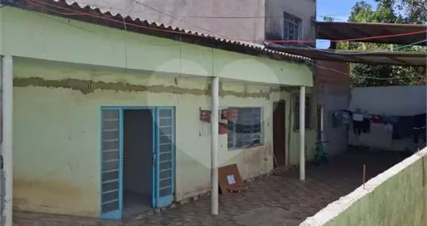 Casa com 4 quartos à venda em Ivoturucaia - SP