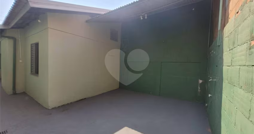 Casa com 3 quartos à venda ou para locação em Fazenda Grande - SP