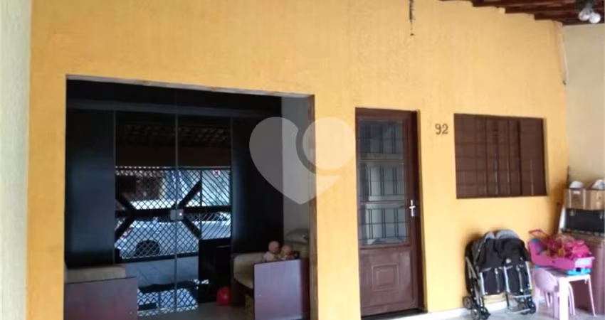 Casa com 3 quartos à venda em Parque Almerinda Pereira Chaves - SP