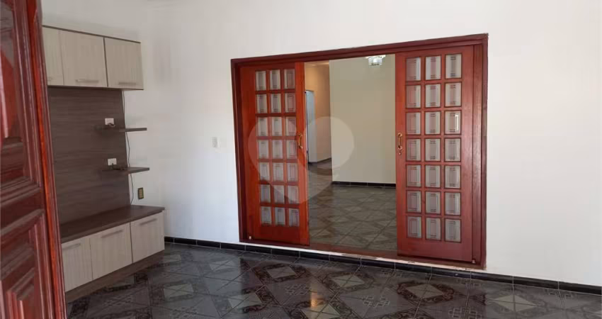 Casa com 4 quartos à venda em Jardim Primavera - SP