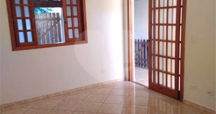 Casa com 3 quartos à venda em Residencial Jardim Perolla - SP