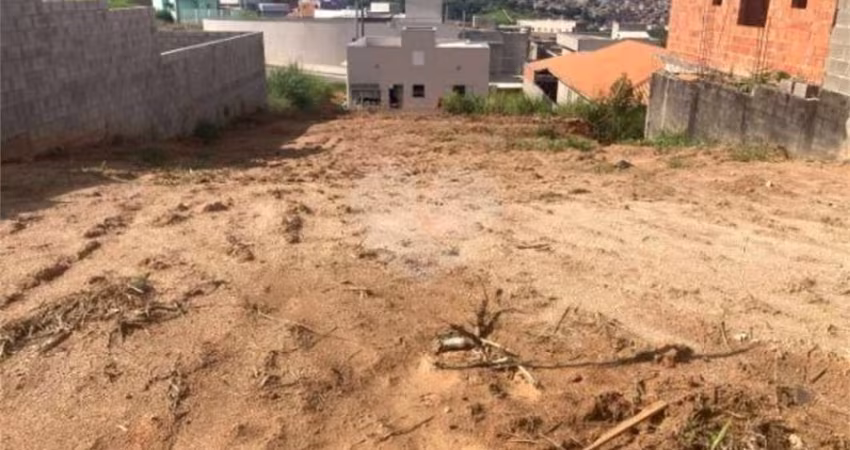 Terreno à venda em Residencial Botânica - SP