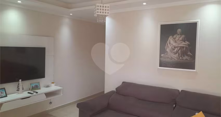 Sobrado com 4 quartos à venda em Jardim Ana Luiza - SP