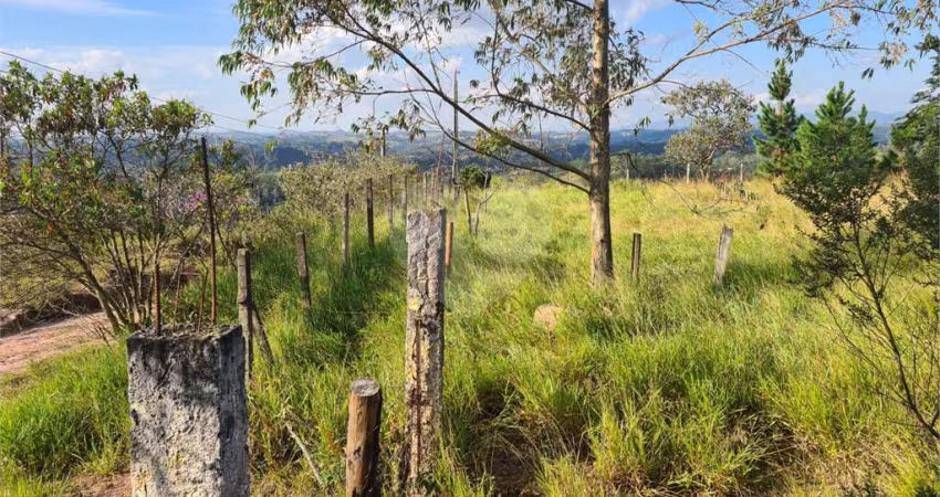 Terreno à venda em Chácara Ivoturucaia - SP