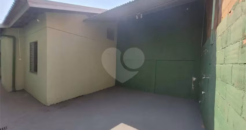 Casa com 3 quartos à venda ou para locação em Fazenda Grande - SP