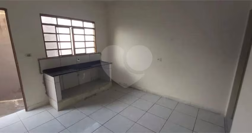 Casa com 4 quartos à venda em Vila Souza - SP