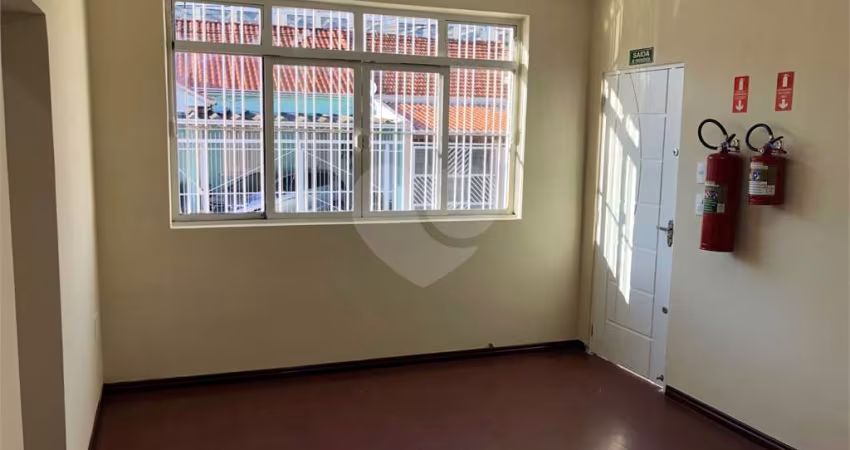 Casa com 5 quartos para locação em Centro - SP