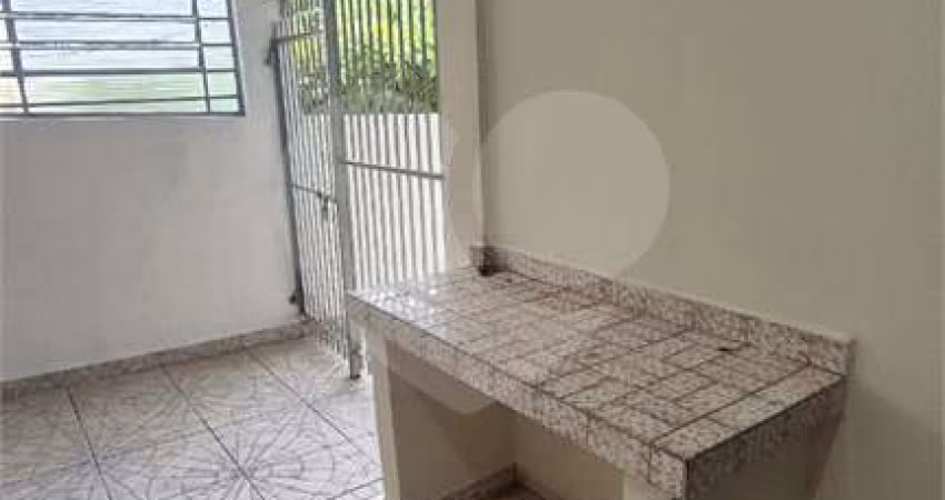 Casa com 1 quartos para locação em Colônia - SP