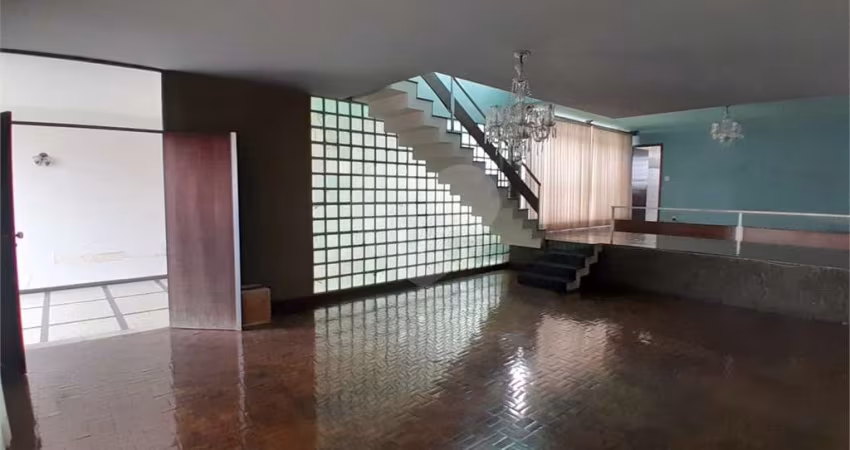 Casa com 3 quartos à venda ou para locação em Vila Boaventura - SP
