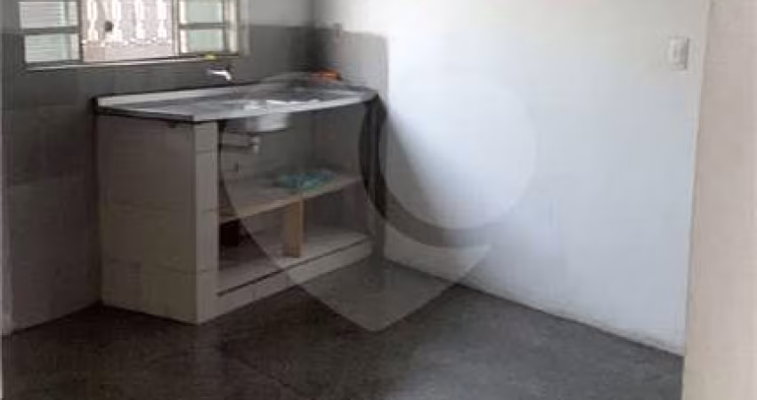 Casa com 2 quartos para locação em Jardim Maria De Fátima - SP
