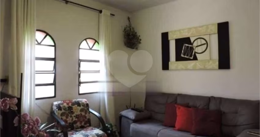 Casa térrea com 3 quartos à venda em Cidade Santos Dumont - SP