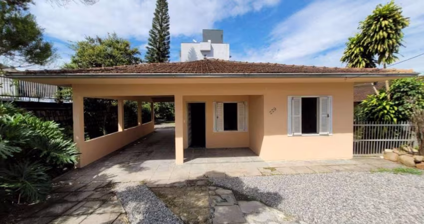 Casa com 3 dormitórios à venda, 120 m² por R$ 550.000,00 - Iririú - Joinville/SC