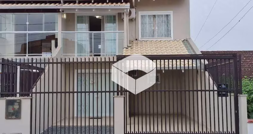 Sobrado com 3 dormitórios à venda, 133 m² por R$ 780.000,00 - Itacolomi - Balneário Piçarras/SC