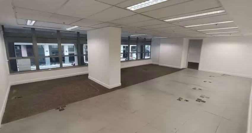 Ponto comercial para alugar na Avenida Ernani do Amaral Peixoto, Centro, Niterói