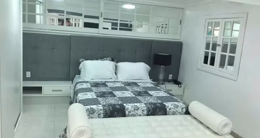 Casa com 5 quartos para alugar na Rua Roberto Augusto Morgado, 219, São Francisco, Niterói