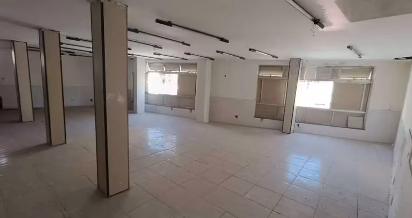 Sala comercial para alugar na Avenida Dezoito do Forte, 83, Centro, São Gonçalo