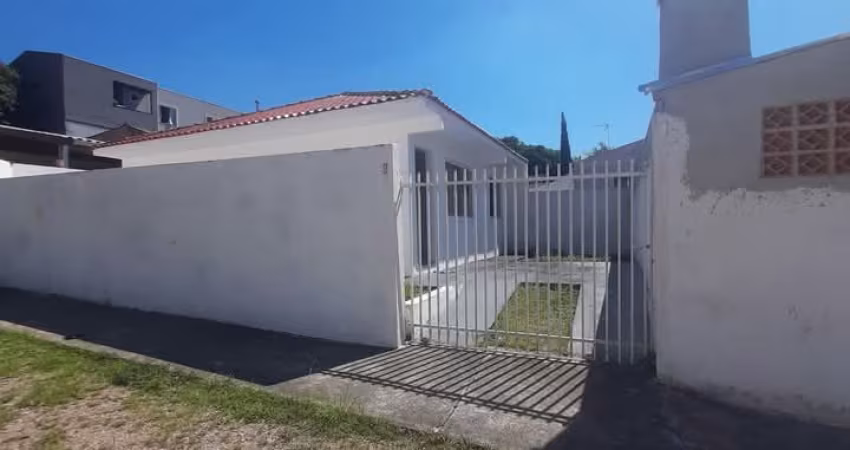 Linda Casa Com Terreno Privado Em Local Tranquilo