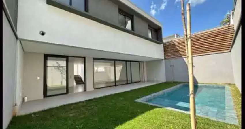 Casa Condominio Fechado - 4 suites - Campo Belo