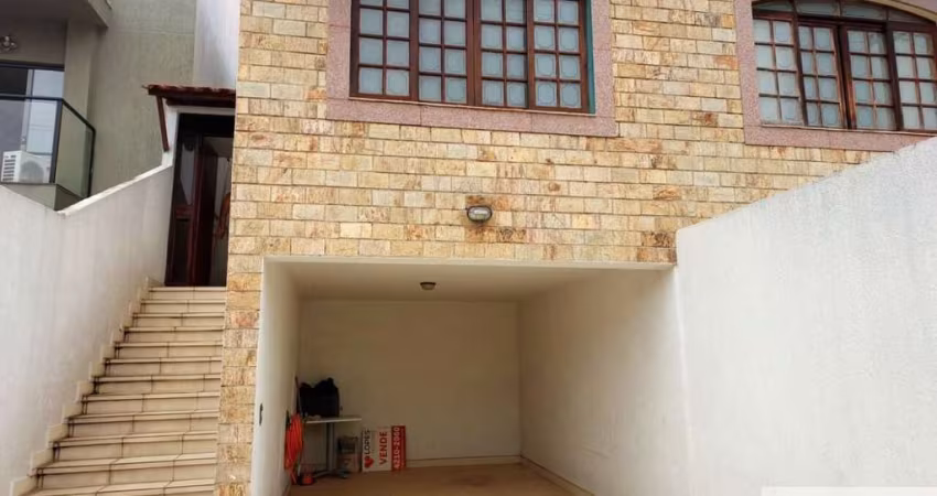 Sobrado, 3 suites, 4 vagas , na Vila Sonia