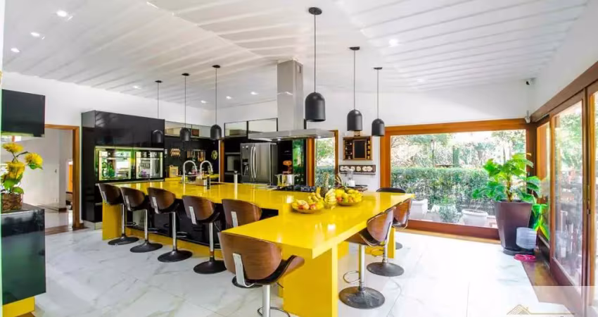Casa 810mts, co 4 suites, espaço gourmet, integrado a cozinha, 6 vagas, no  jd. guedala