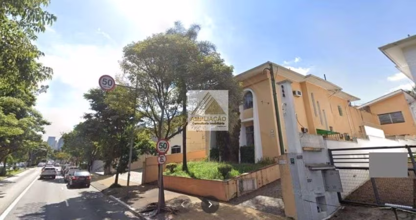 Casa 9 de Julho, entrada/saída de veículos independente, ideal p/ Advogados Laboratórios e Clínicas