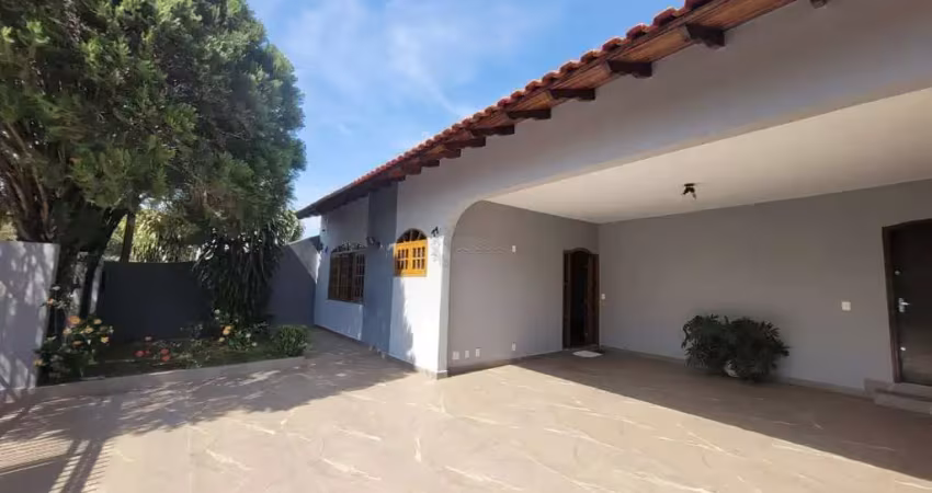 Casa com 4 quartos à venda na Rua Presidente Bernardes, Andrade, Londrina