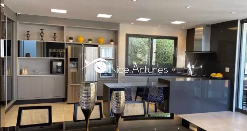 Casa de Vila com 3 suítes , 4 vagas de garagens, vista deslumbrante para cidade, local privilegiado