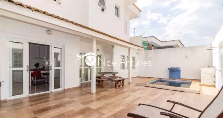Casa à venda, com 4 dormitórios, 6 wcs, 4 suítes, 3 salas e 4 vagas  Horto Floresta- Rua Fechada !!!