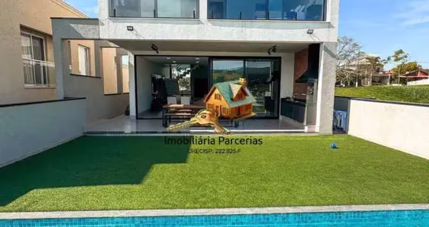 Casa imponente  New Ville  410m2 - 3 Suítes com Closet - Piscina !