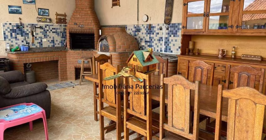Casa com 3 Dormitórios 1 Suite , espaço Gourmet e garagem coberta 4 carros!