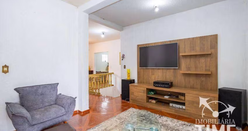 Casa no Tanguá em Almirante Tamandaré com 2 pisos, 218,00m², divisa com Santa Felicidade