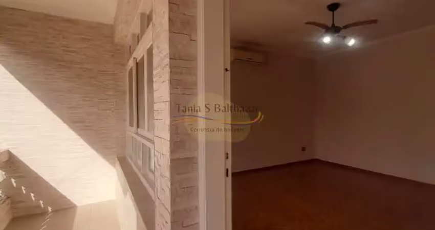 Casa Sobreposta Alta - Próximo a Ana Costa - Santos/SP.