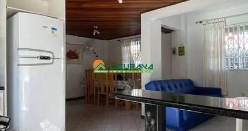 Apartamento mobiliado com 03 dormitórios, 200 metros do mar da praia de bombas.
