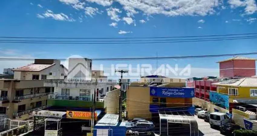 Apartamento com 03 dormitórios, com vista parcial mar, localizado na avenida principal do centro de bombinhas/sc
