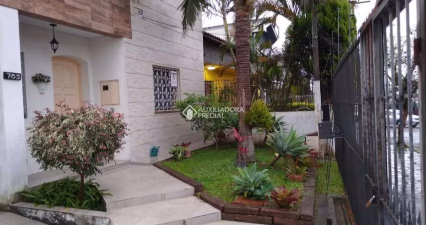 Casa com 3 quartos à venda na Rua das Caravelas, 783, Vila Ipiranga, Porto Alegre