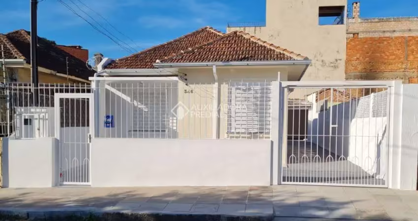 Casa em condomínio fechado com 2 quartos à venda na Rua Irmão Weibert, 346, Vila João Pessoa, Porto Alegre