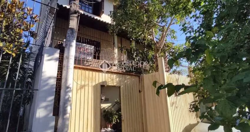 Casa com 4 quartos à venda na Rua Juruá, 208, Jardim São Pedro, Porto Alegre