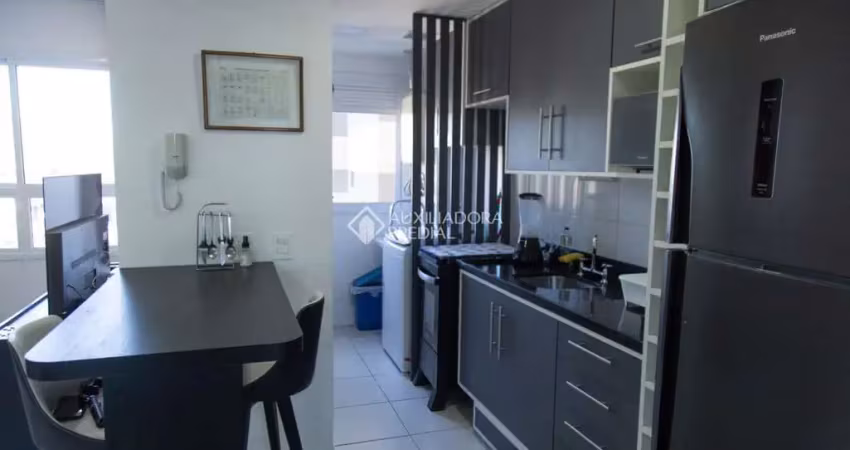 Apartamento com 2 quartos à venda na Rua Attílio Bilibio, 251, Jardim Carvalho, Porto Alegre