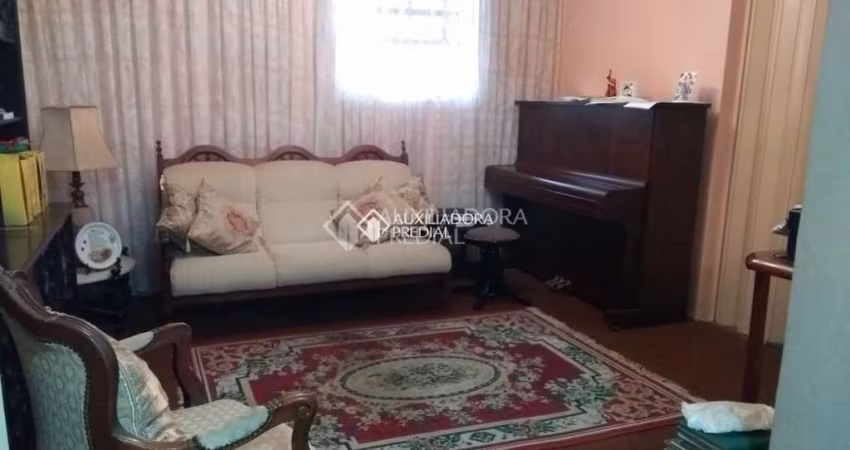 Casa com 3 quartos à venda na Rua Afonso Pena, 59, Azenha, Porto Alegre