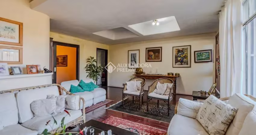 Casa com 3 quartos à venda na Avenida Pereira Passos, 236, Vila Assunção, Porto Alegre