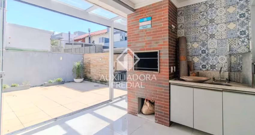 Casa com 3 quartos à venda na Rua Ivo Walter Kern, 320, Hípica, Porto Alegre