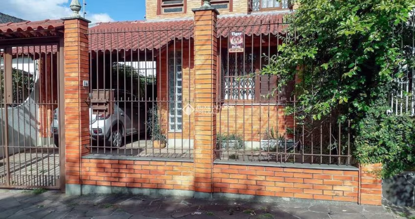 Casa com 3 quartos à venda na Rua Coronel Villagran Cabrita, 265, Partenon, Porto Alegre