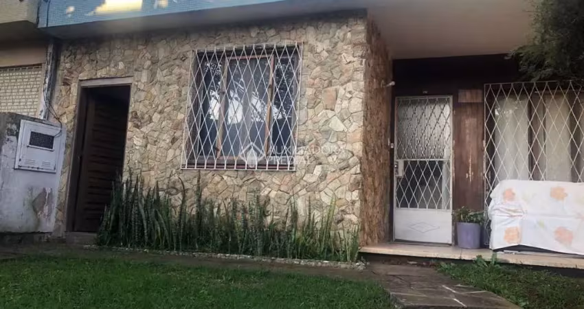 Casa com 3 quartos à venda na Rua Gustavo Schmidt, 553, Três Figueiras, Porto Alegre