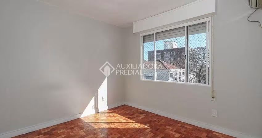 Apartamento com 2 quartos à venda na Beco Andaraí, 307, Passo da Areia, Porto Alegre