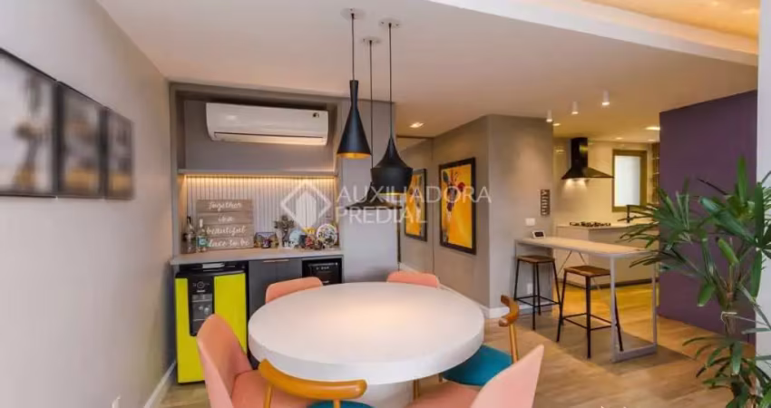 Apartamento com 3 quartos à venda na Avenida da Cavalhada, 5730, Cavalhada, Porto Alegre