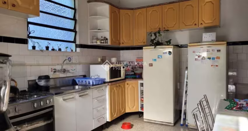 Casa com 2 quartos à venda na Rua Engenheiro Walter Boehl, 635, Vila Ipiranga, Porto Alegre