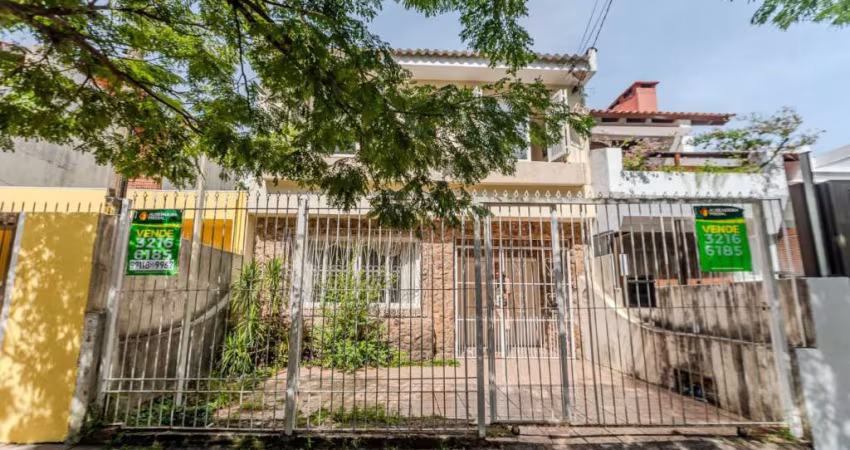 Casa com 4 quartos à venda na Travessa Serafim Terra, 42, Jardim Botânico, Porto Alegre