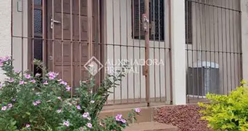 Casa com 3 quartos à venda na Zeferino Dutra, 65, Passo das Pedras, Porto Alegre