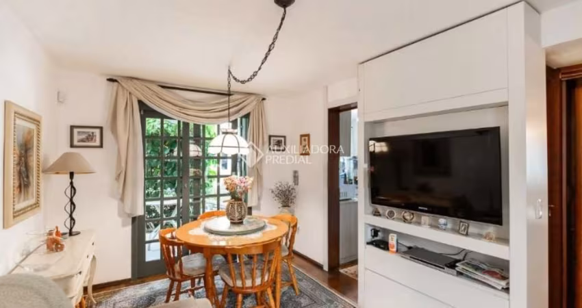 Casa com 3 quartos à venda na Rua Eudoro Berlink, 987, Auxiliadora, Porto Alegre